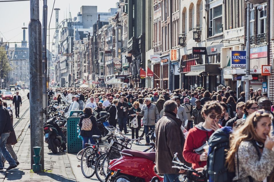 اتجاهات الهجرة تشكل اتجاهات الهجرة في هولندا التي يتزايد عدد سكانها