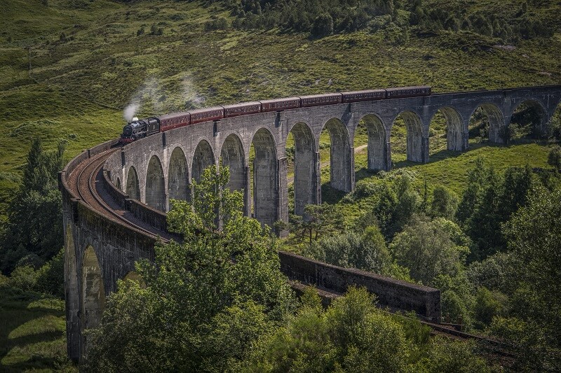 أفضل 10 رحلات بالقطار في أوروبا: الاستمتاع بالمناظر الطبيعية الخلابة