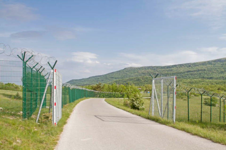 إعادة فرض الرقابة على الحدود الكرواتية تسلط الضوء على ضغوط الهجرة