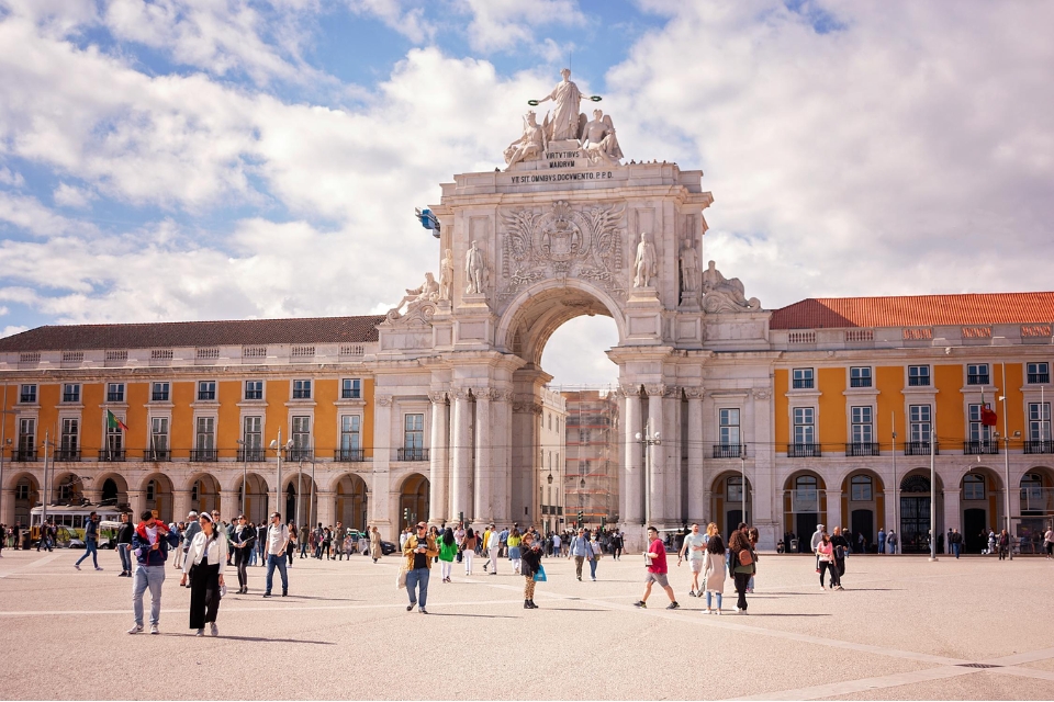 البرتغال تمدد صلاحية وثائق المهاجرين في ظل تراكم وثائق المهاجرين