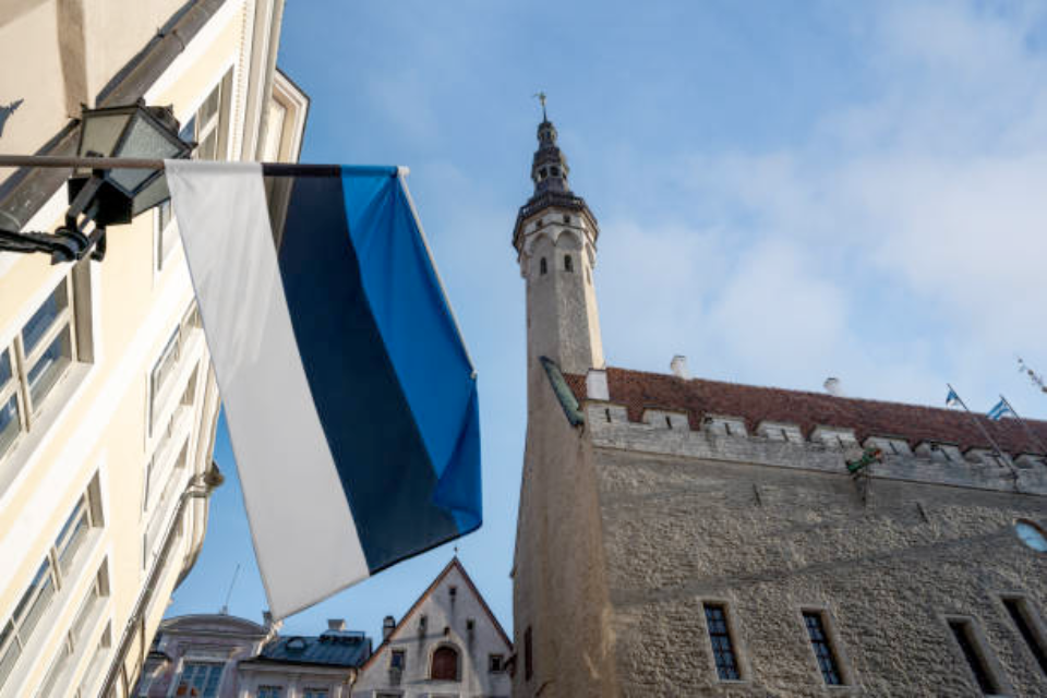 إستونيا تسعى إلى تشديد فحص العمال المهاجرين للحد من مخاطر الإرهاب