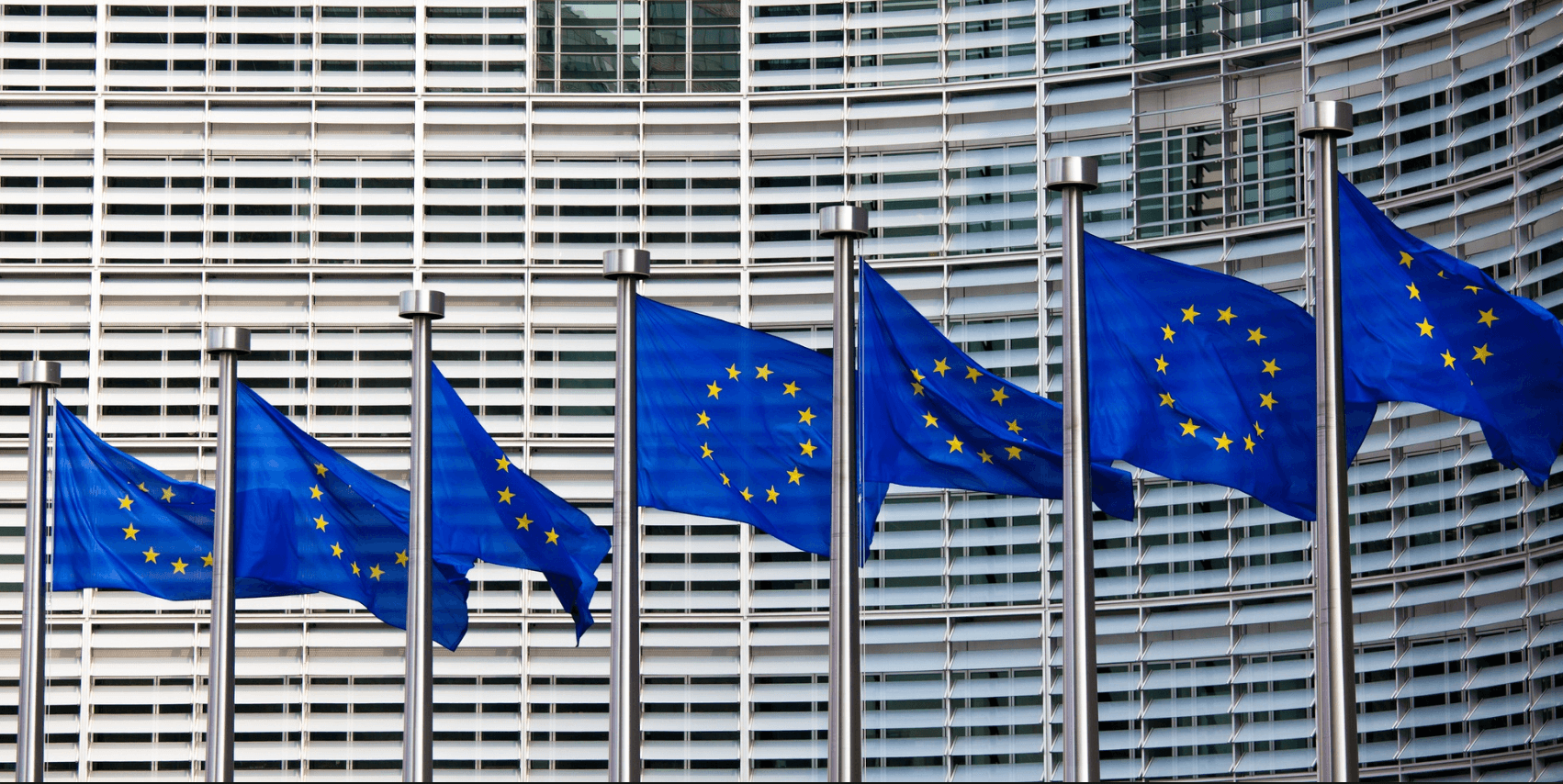 الاتحاد الأوروبي يخفف من قواعد حصول مواطني الدول الثالثة على وضع الإقامة الطويلة الأمد