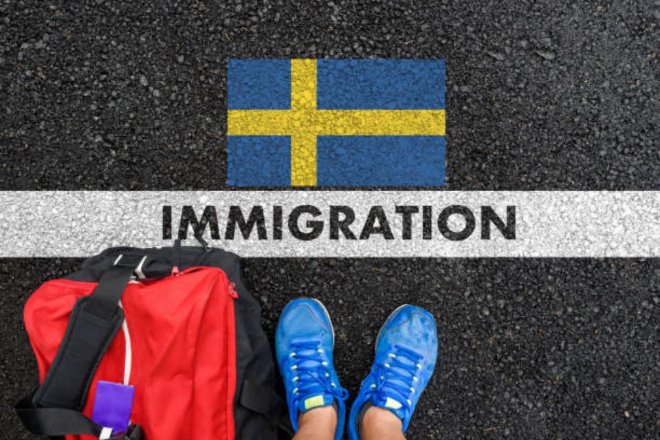السويد تطبق لوائح أكثر صرامة للحصول على الجنسية في عام 2024