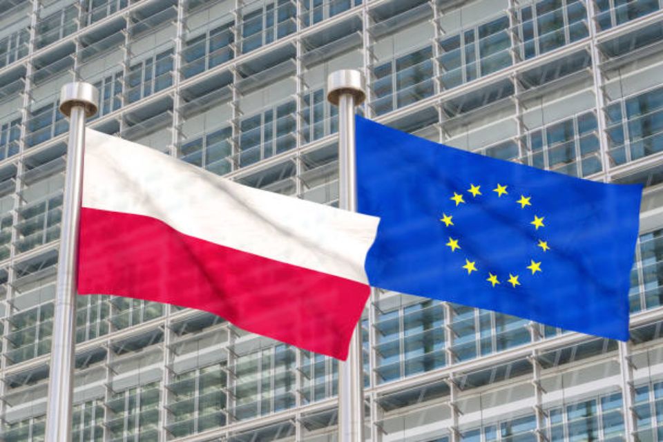 رئيس وزراء بولندا: "لن نقبل مهاجرًا واحدًا" في إطار خطة الاتحاد الأوروبي لإعادة التوطين
