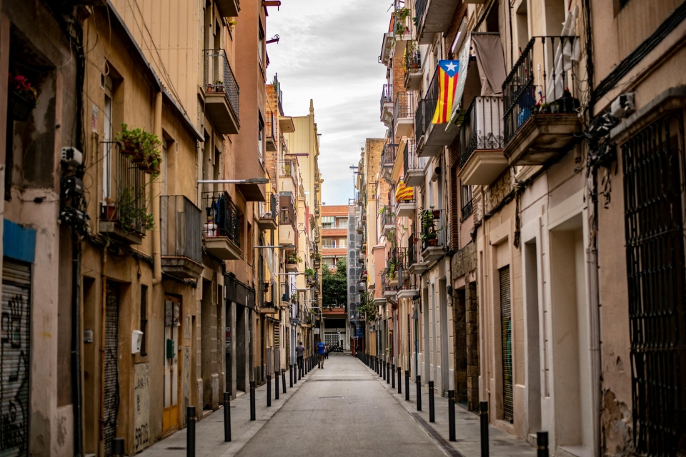 برشلونة تحظر الشقق السياحية لمعالجة أزمة السكن في برشلونة