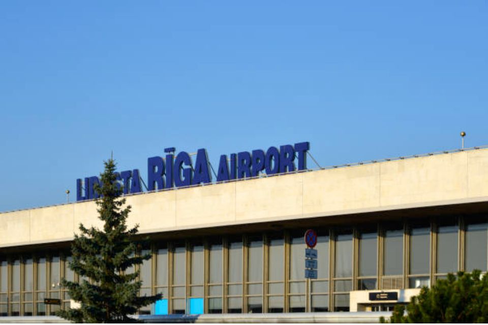 السلطات اللاتفية تُبلغ عن زيادة في محاولات المغادرة غير القانونية في مطار ريغا