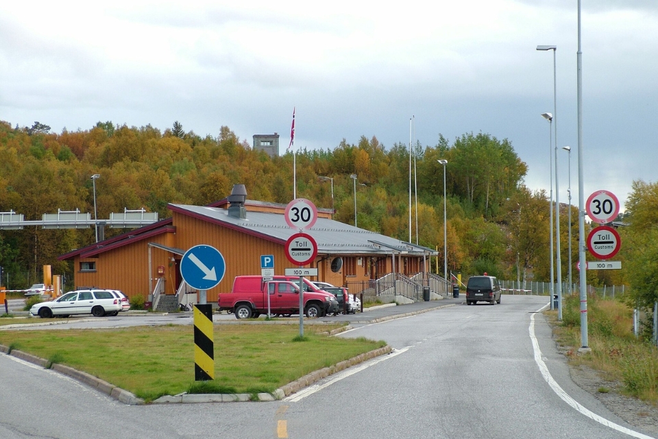 النرويج تمنع معظم السائحين الروس من دخول أراضيها مع تشديد الحدود